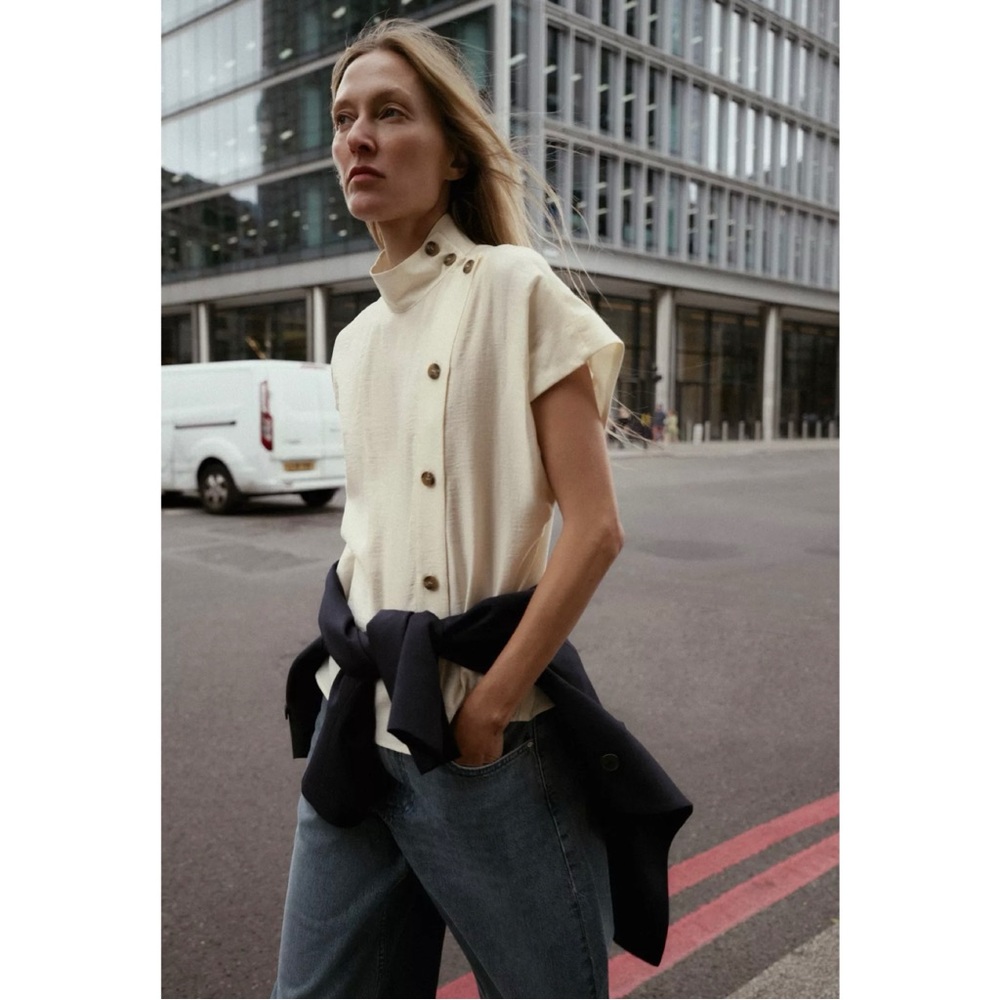 New w/ Tags Zara Contrast Button Top size Medium.